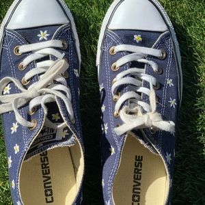 Converse- denim and daisies